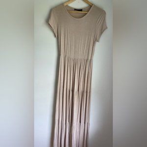 Brit & Bri Soft Cream Tiered Short Sleeve Maxi Dress size L